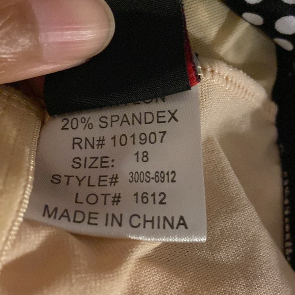 Vintage Shore Shapes Black & White Polka Dotted One Piece Swimsuit Plus Size 18 - Picture 5 of 5